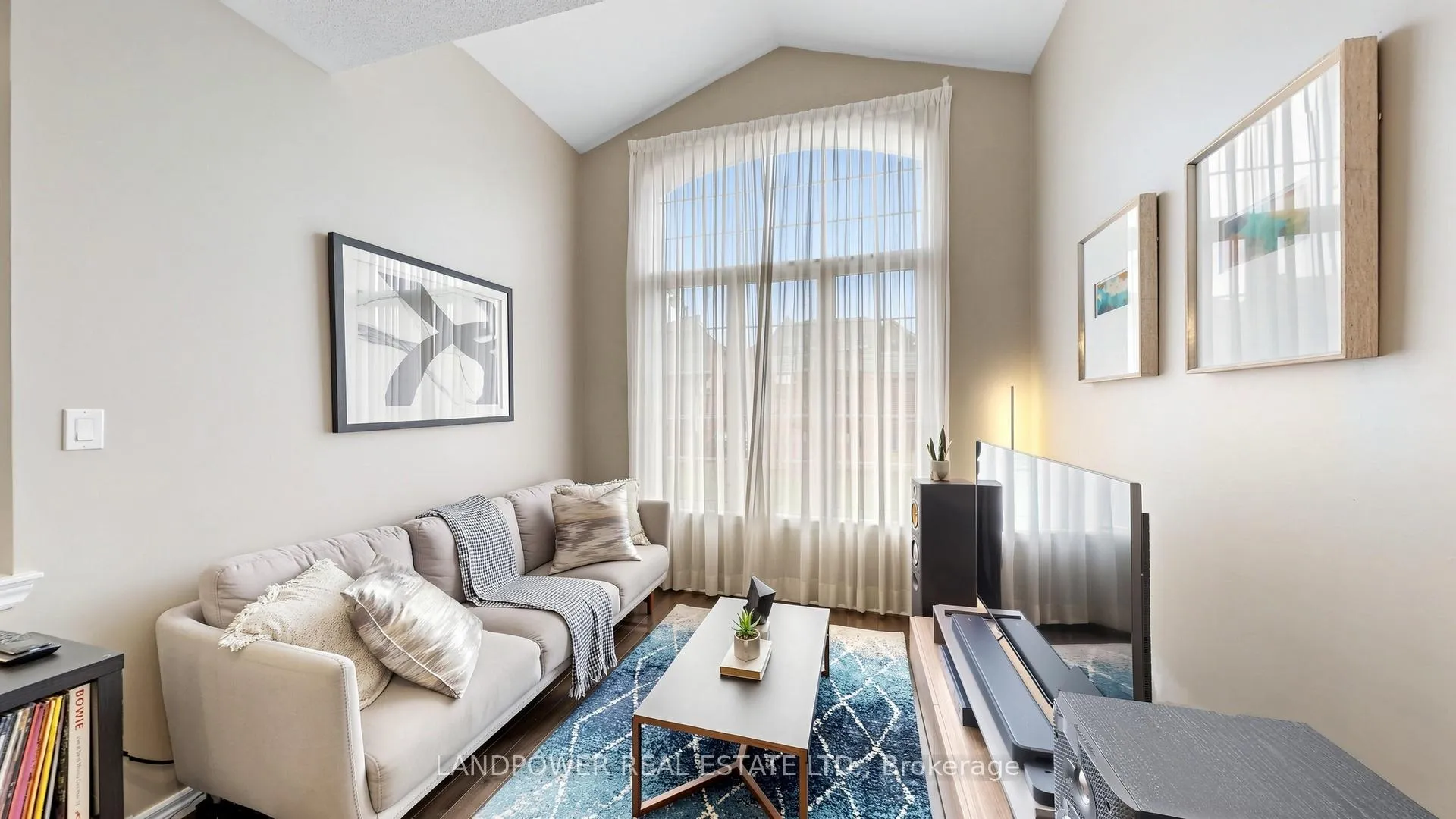 Photo 4 of 49 Winter Creek Crescent, Markham, Victoria Manor-Jennings Gate — HOMEH