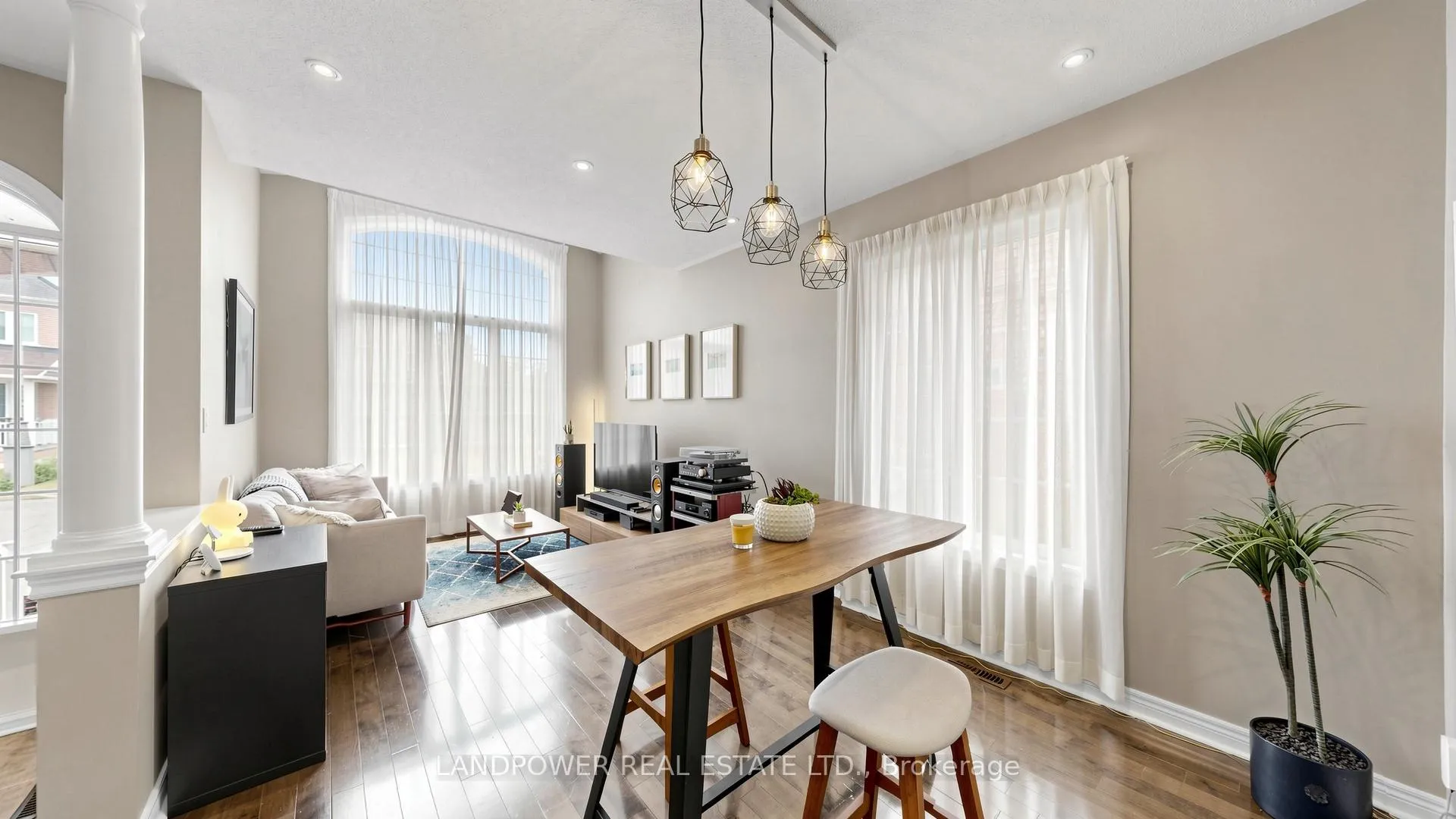 Photo 5 of 49 Winter Creek Crescent, Markham, Victoria Manor-Jennings Gate — HOMEH
