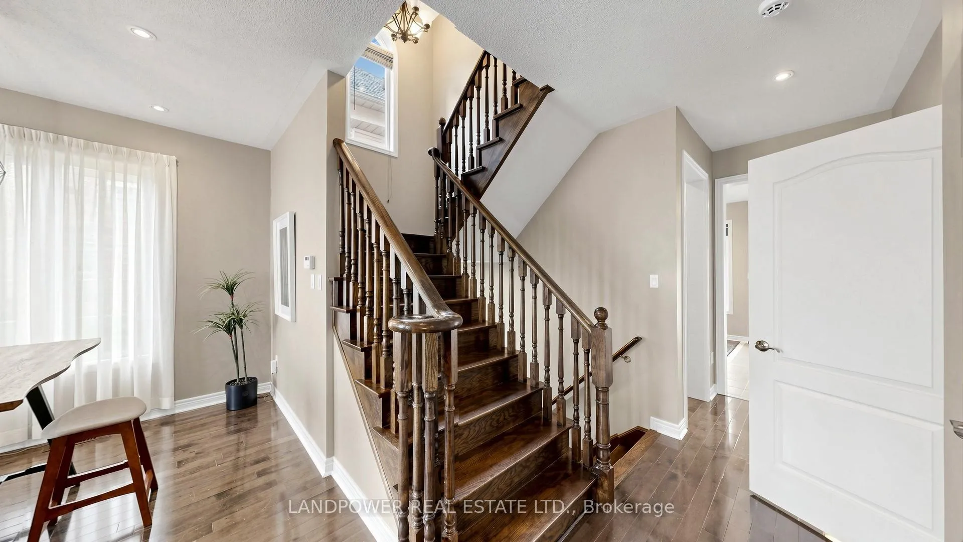 Photo 16 of 49 Winter Creek Crescent, Markham, Victoria Manor-Jennings Gate — HOMEH