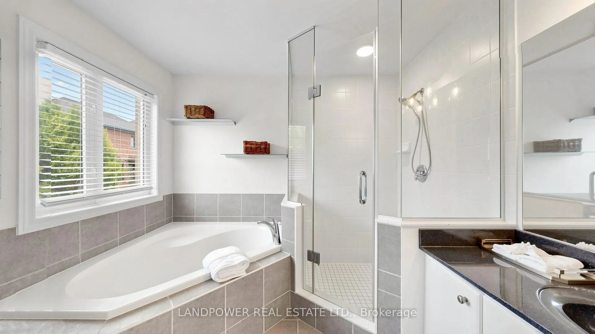Photo 22 of 49 Winter Creek Crescent, Markham, Victoria Manor-Jennings Gate — HOMEH