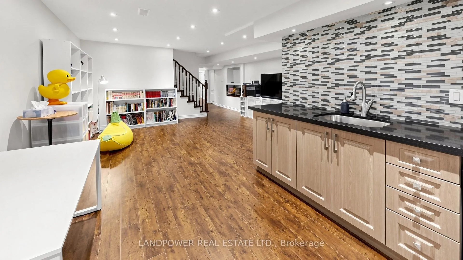 Photo 32 of 49 Winter Creek Crescent, Markham, Victoria Manor-Jennings Gate — HOMEH