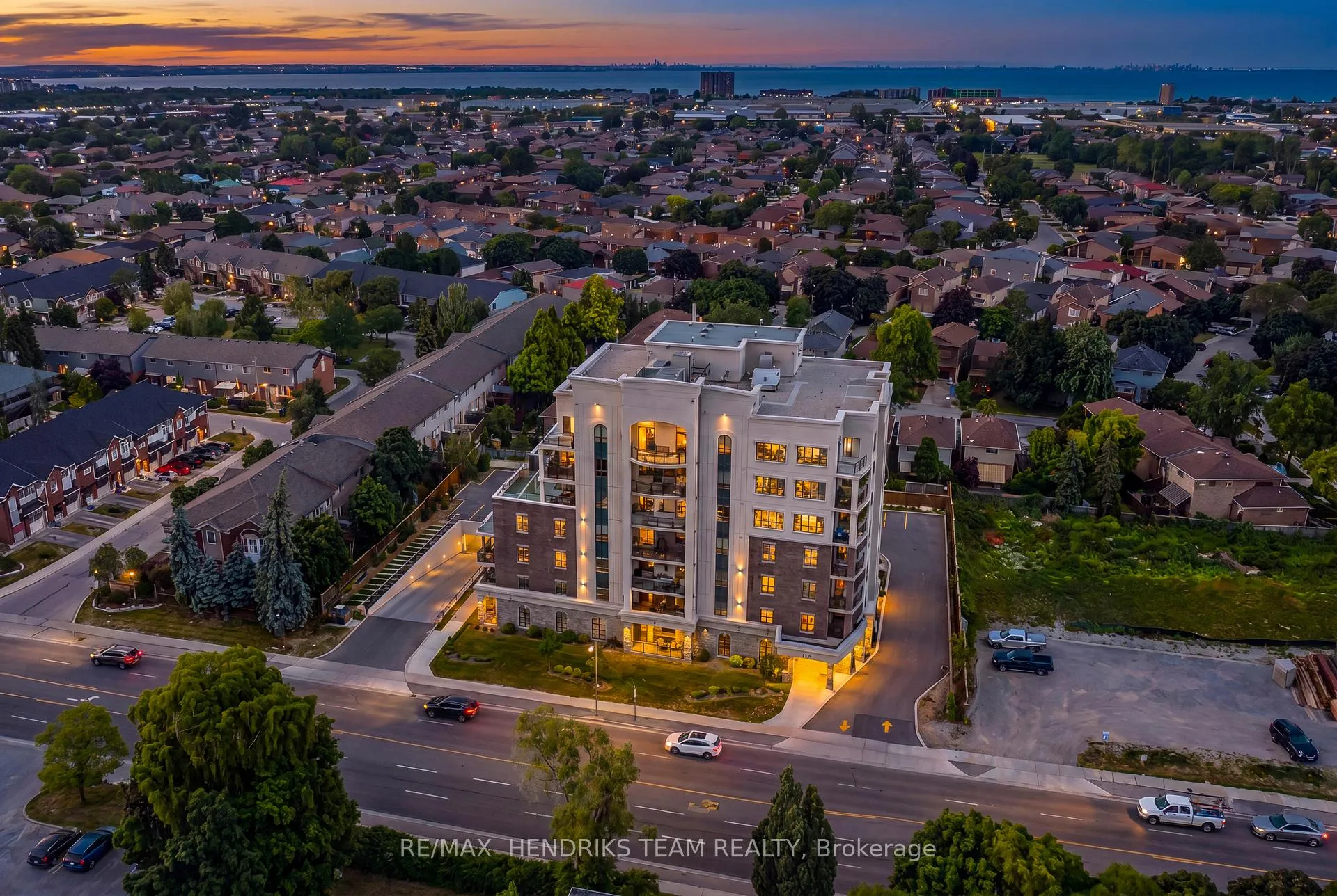 Photo 1 of Unit 304, 319 Highway 8, Hamilton, Stoney Creek — HOMEH