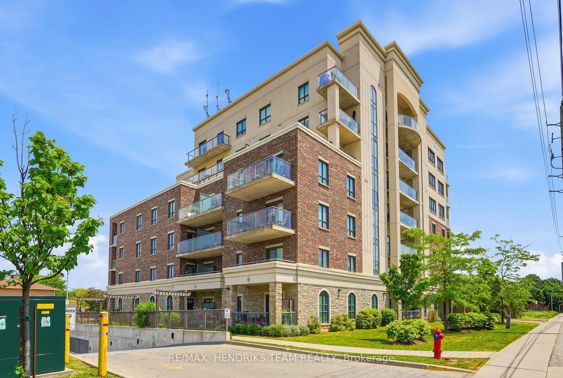 Photo 2 of Unit 304, 319 Highway 8, Hamilton, Stoney Creek — HOMEH
