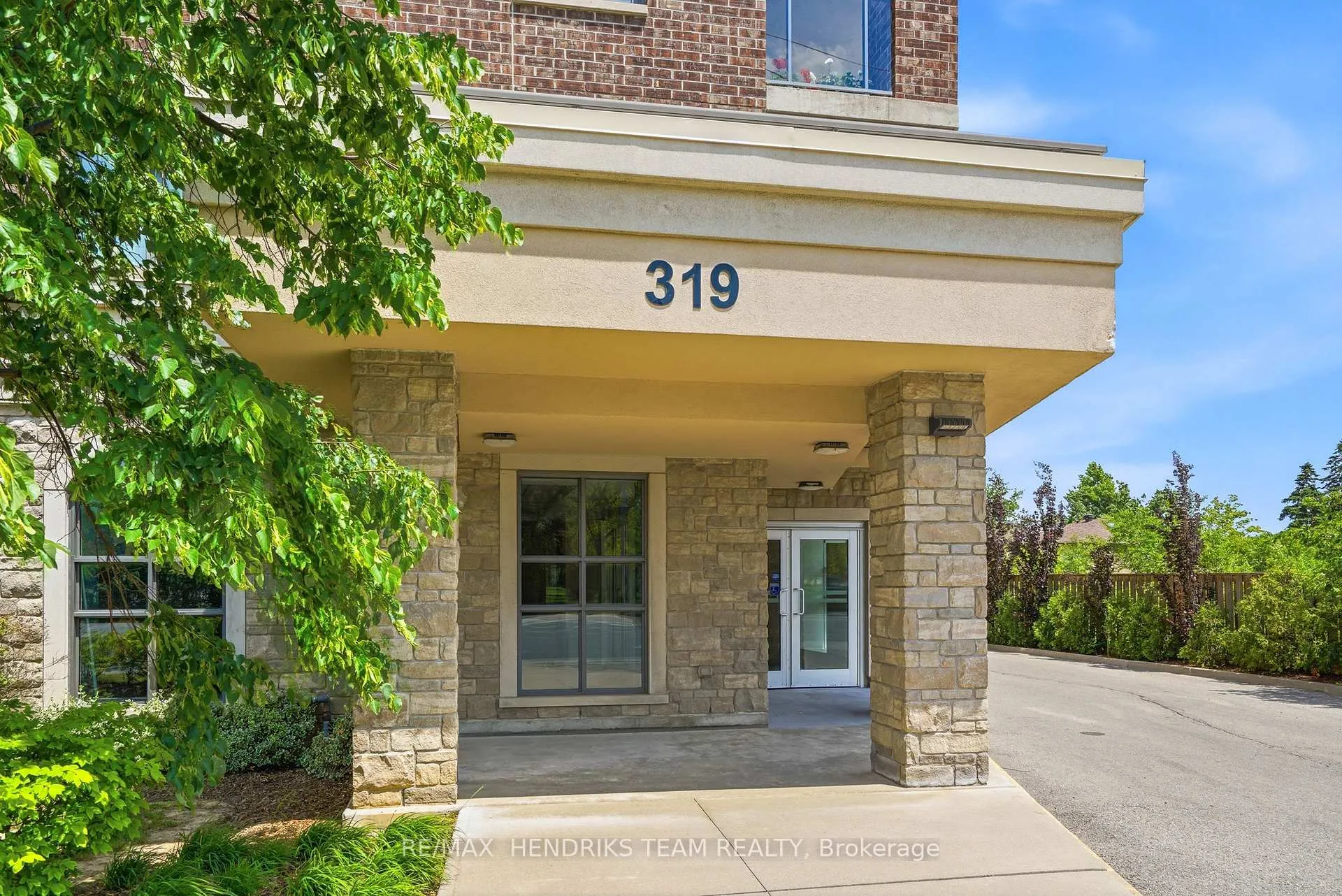 Photo 4 of Unit 304, 319 Highway 8, Hamilton, Stoney Creek — HOMEH