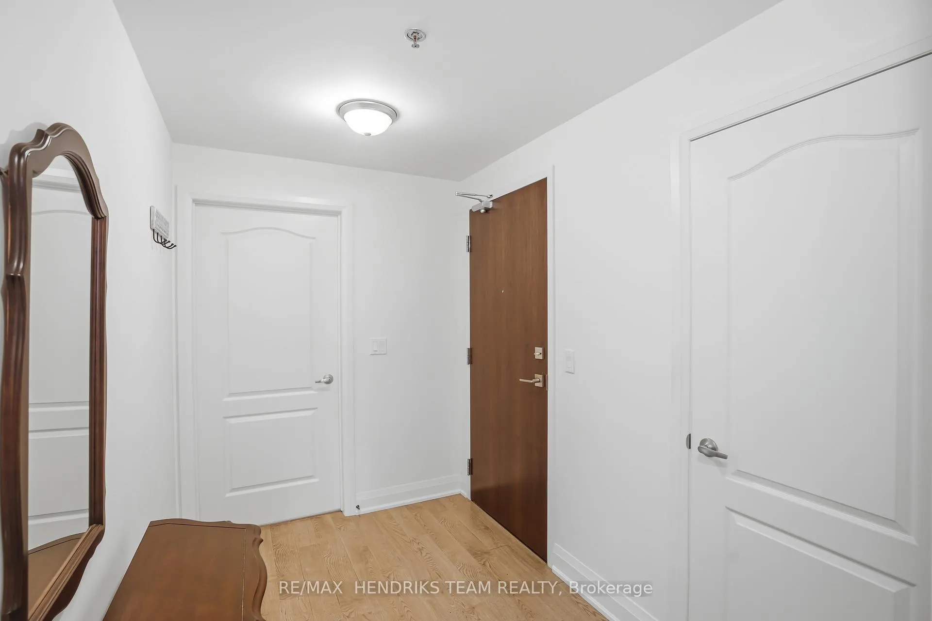 Photo 5 of Unit 304, 319 Highway 8, Hamilton, Stoney Creek — HOMEH