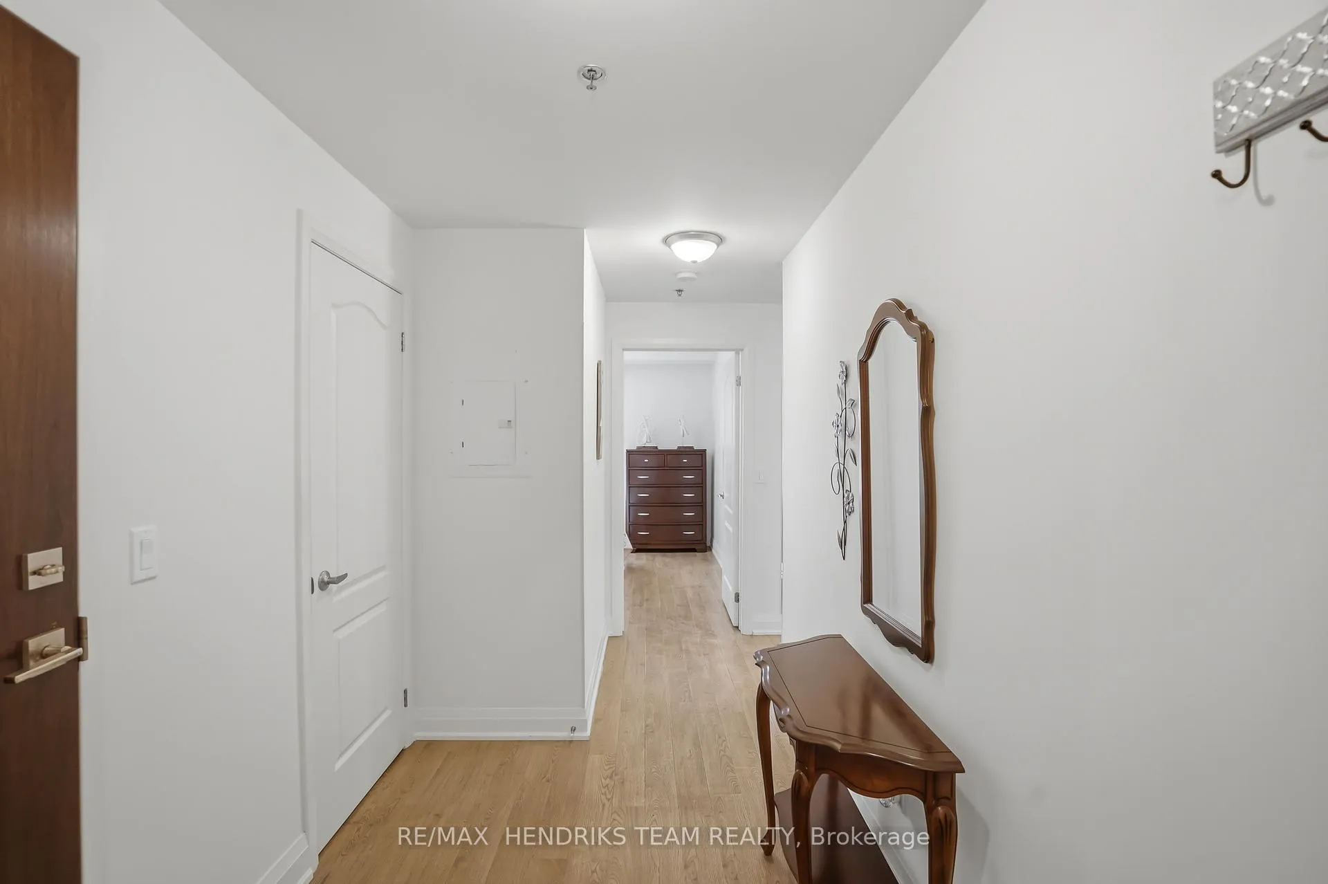 Photo 6 of Unit 304, 319 Highway 8, Hamilton, Stoney Creek — HOMEH
