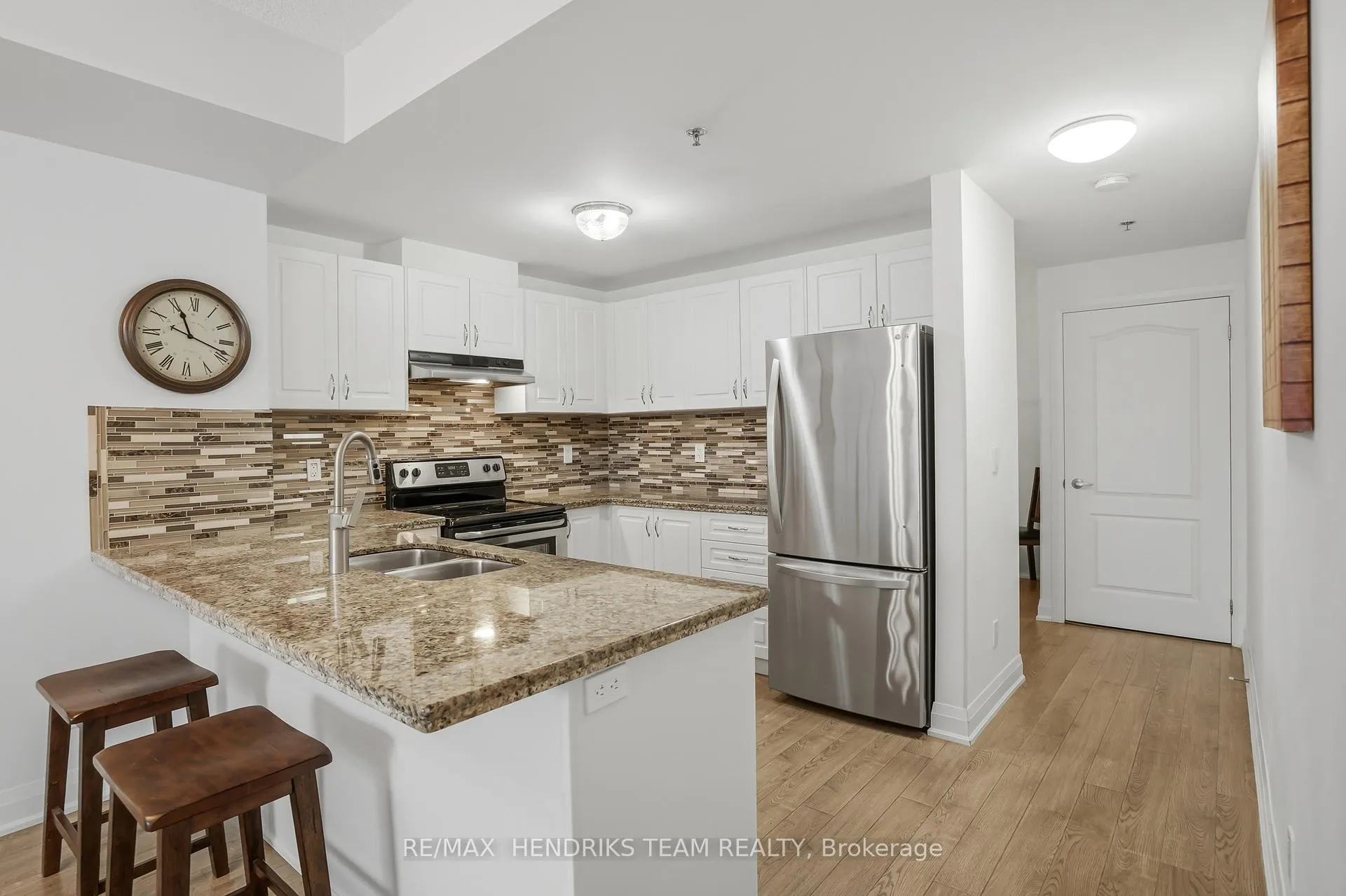 Photo 7 of Unit 304, 319 Highway 8, Hamilton, Stoney Creek — HOMEH