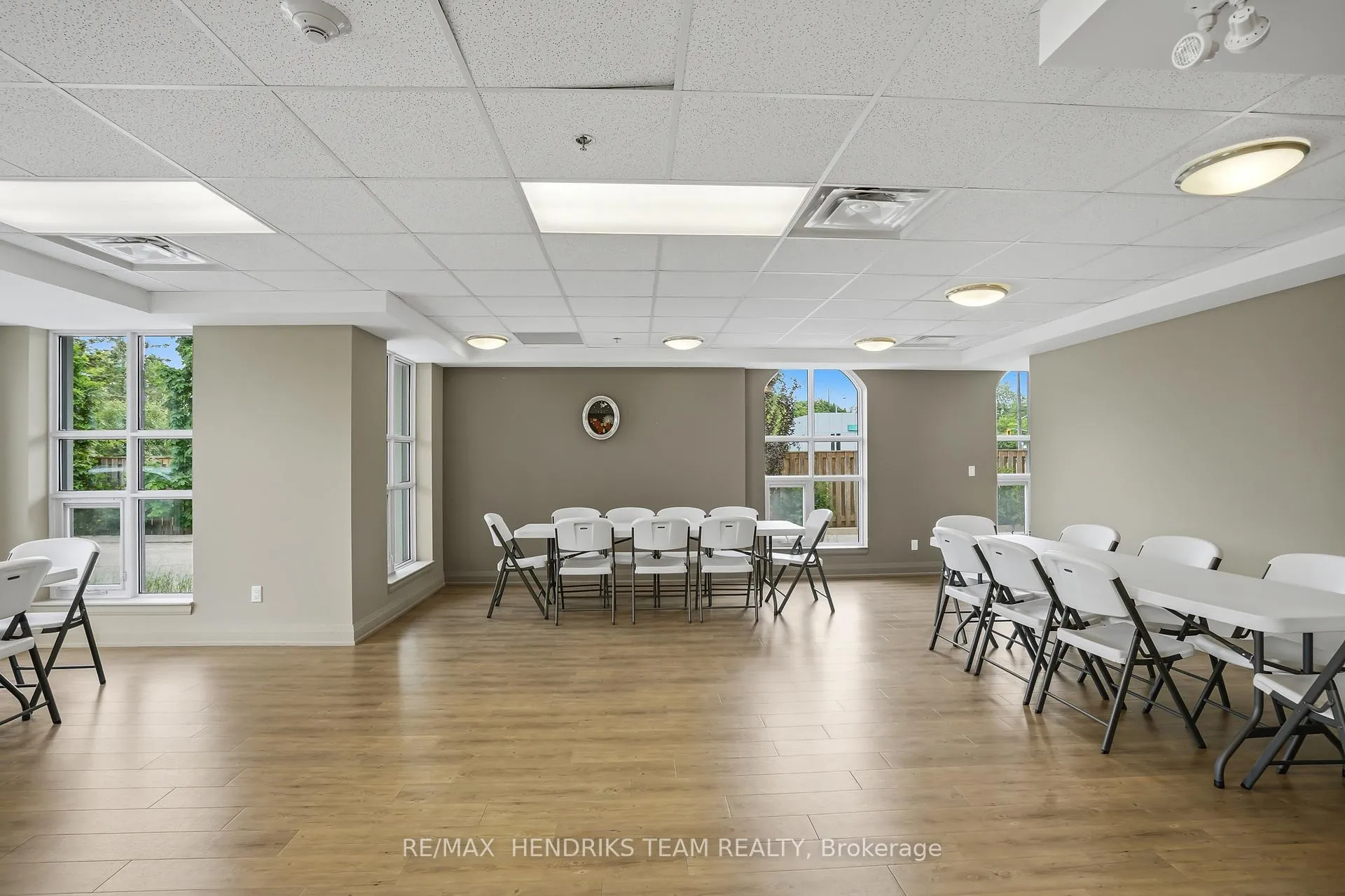 Photo 23 of Unit 304, 319 Highway 8, Hamilton, Stoney Creek — HOMEH