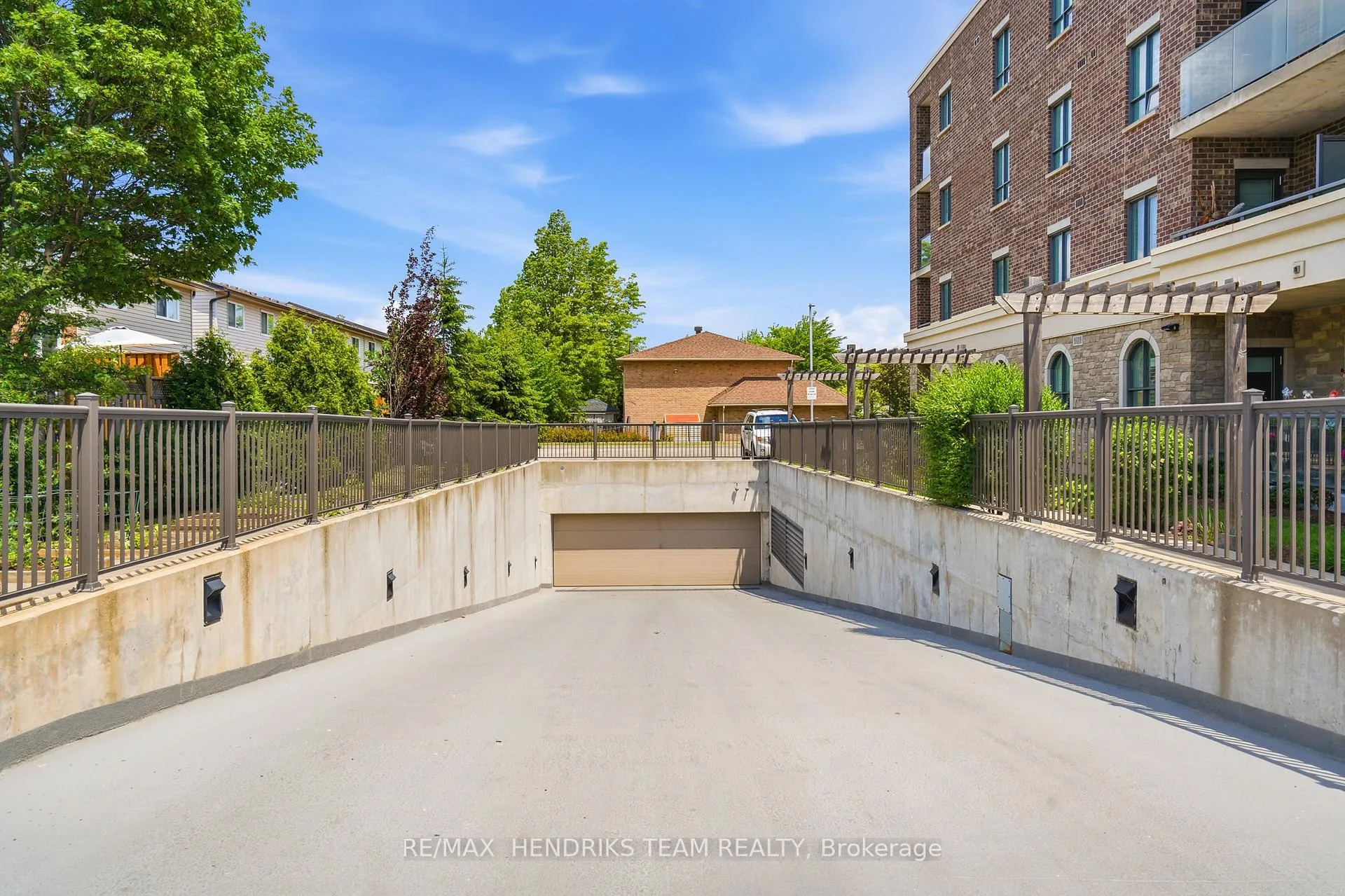 Photo 26 of Unit 304, 319 Highway 8, Hamilton, Stoney Creek — HOMEH