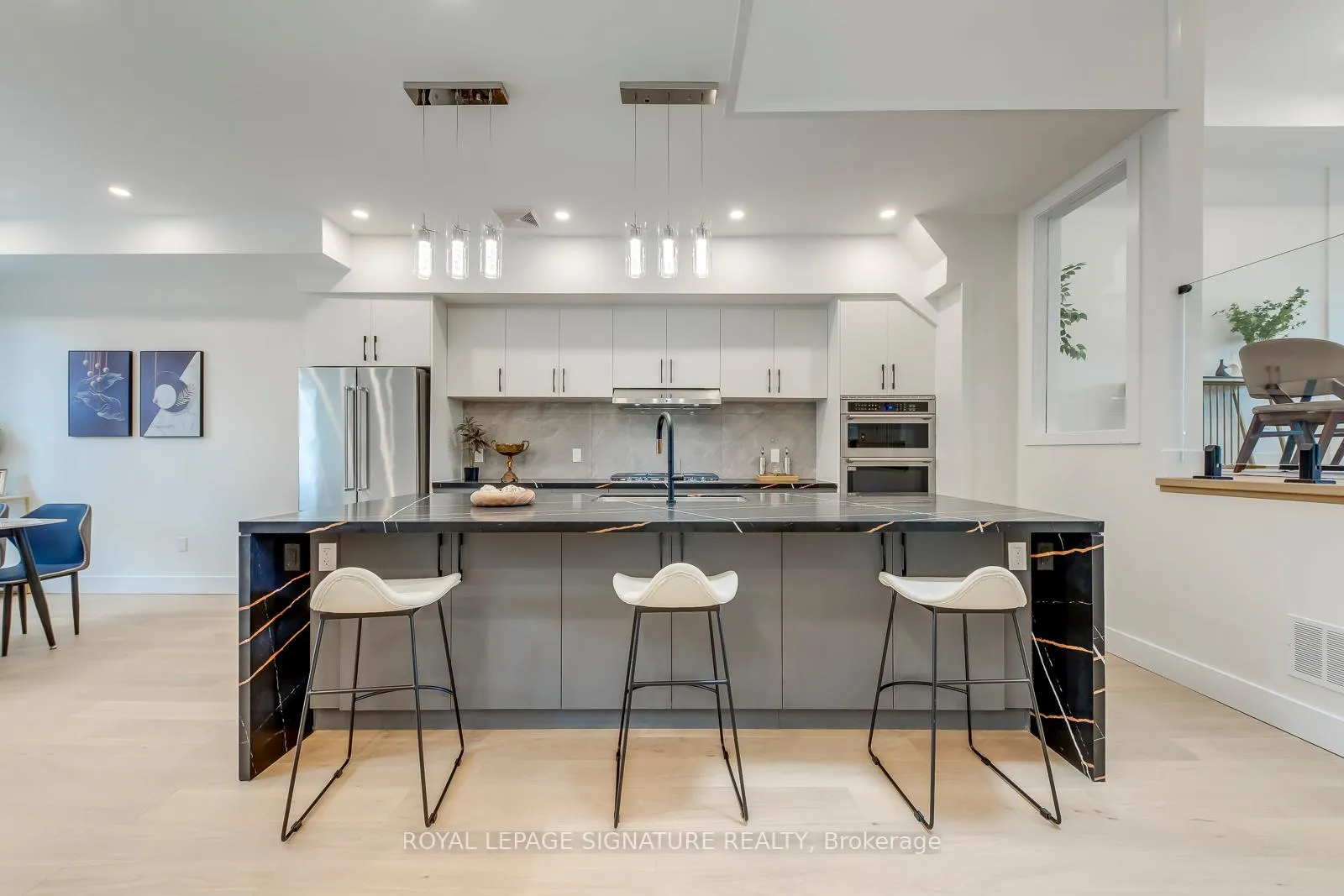 Photo 7 of 850 Cosburn Avenue, Toronto, East York — HOMEH