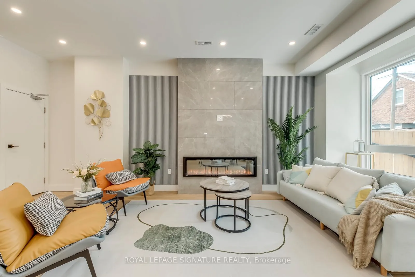 Photo 10 of 850 Cosburn Avenue, Toronto, East York — HOMEH