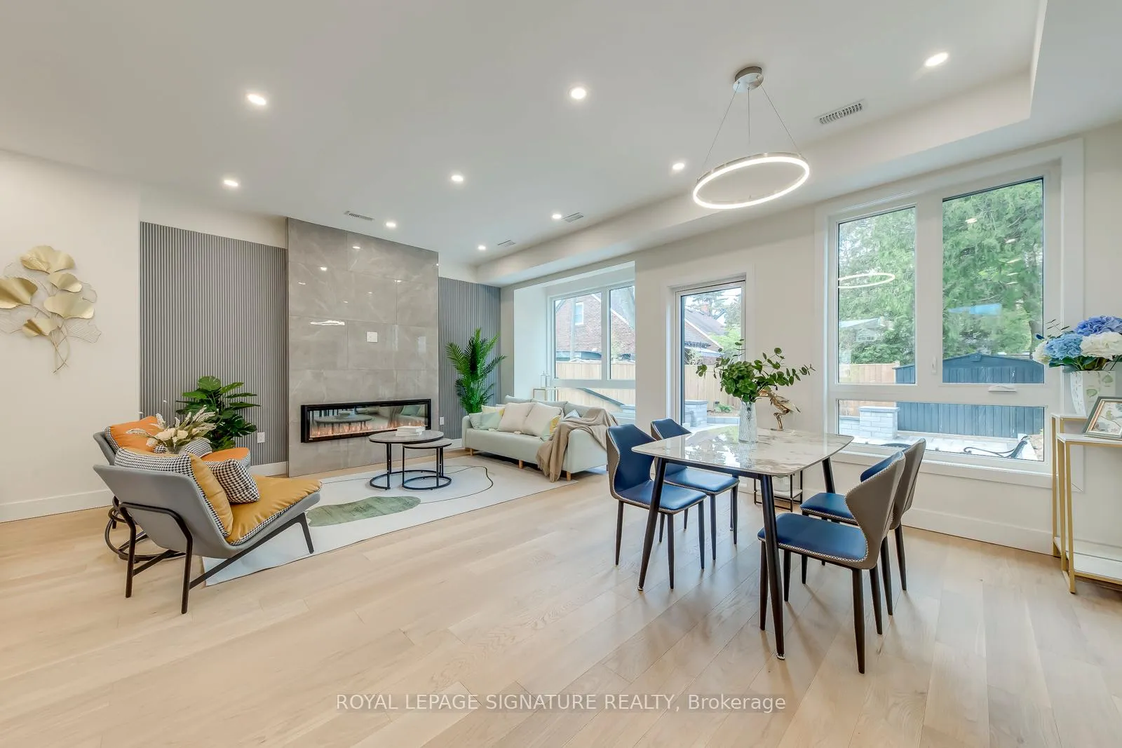 Photo 12 of 850 Cosburn Avenue, Toronto, East York — HOMEH