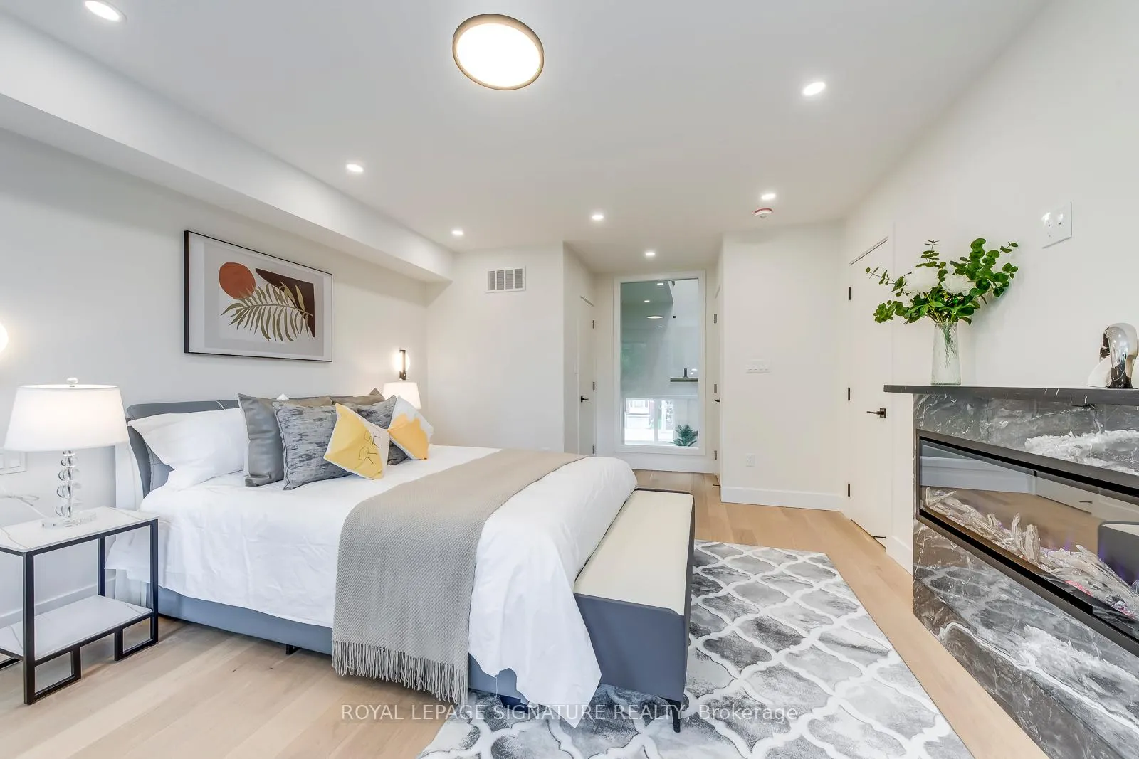 Photo 14 of 850 Cosburn Avenue, Toronto, East York — HOMEH