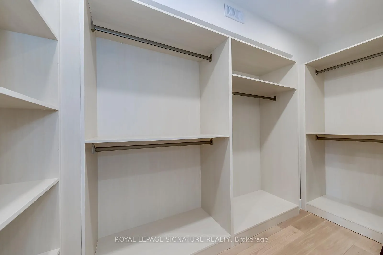 Photo 15 of 850 Cosburn Avenue, Toronto, East York — HOMEH