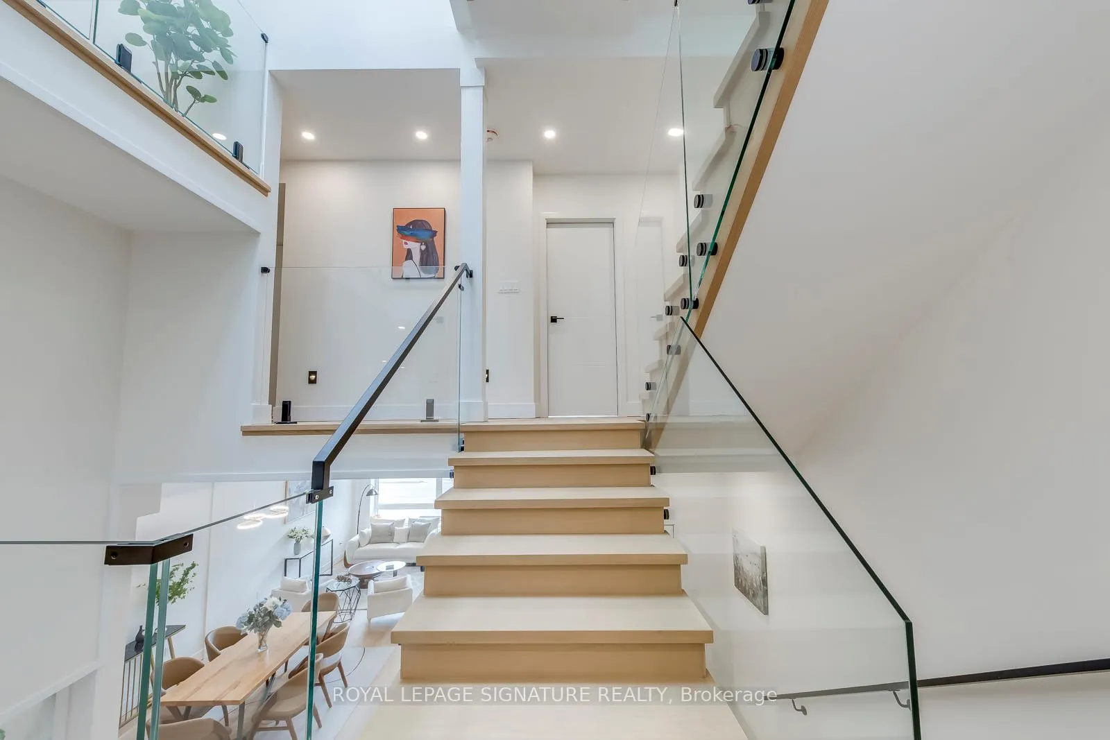 Photo 18 of 850 Cosburn Avenue, Toronto, East York — HOMEH