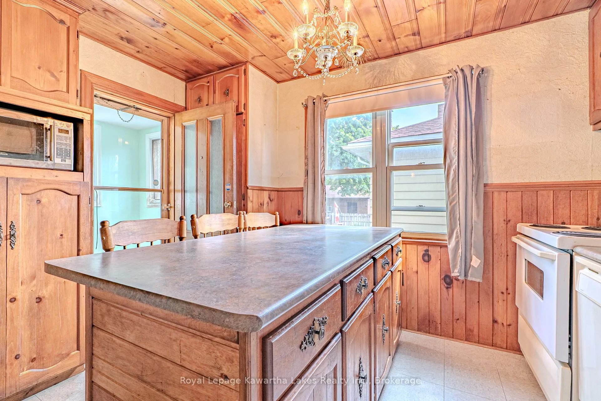 Photo 10 of 244 Annis Street, Oshawa, Lakeview — HOMEH