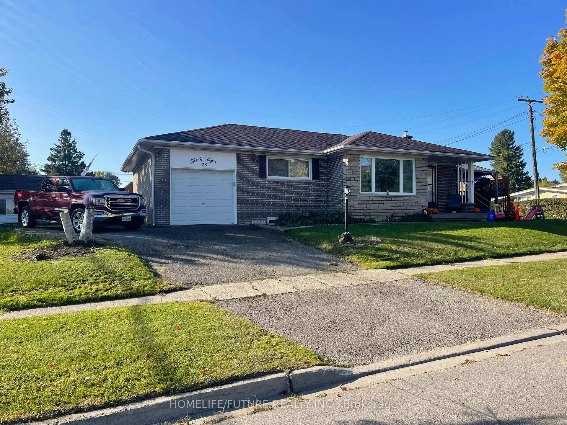 Photo 2 of Unit Bsmt, 28 Raylawn Crescent, Halton Hills, Georgetown — HOMEH