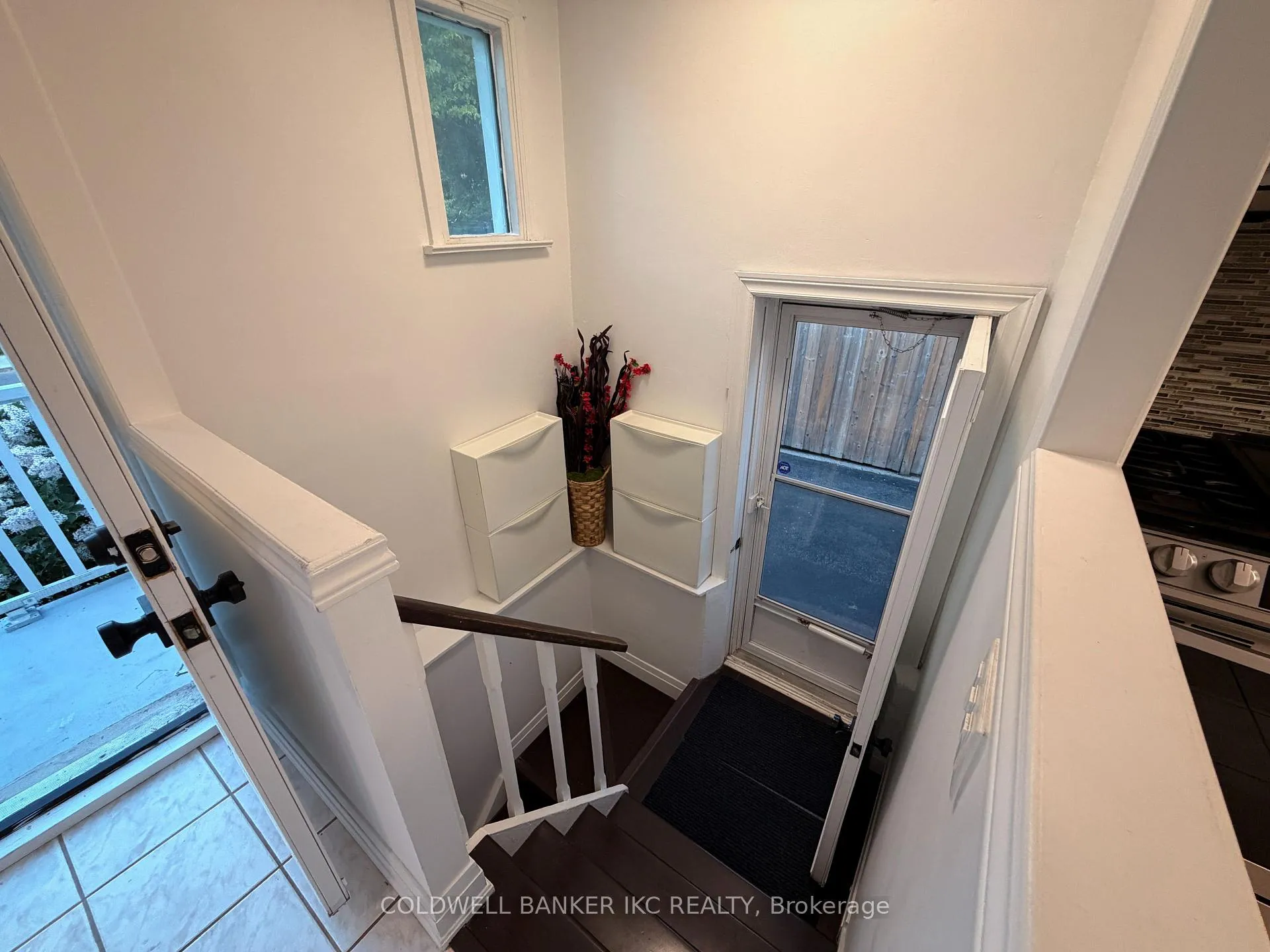 Photo 12 of 82 Seventeenth Street, Etobicoke, New Toronto — HOMEH