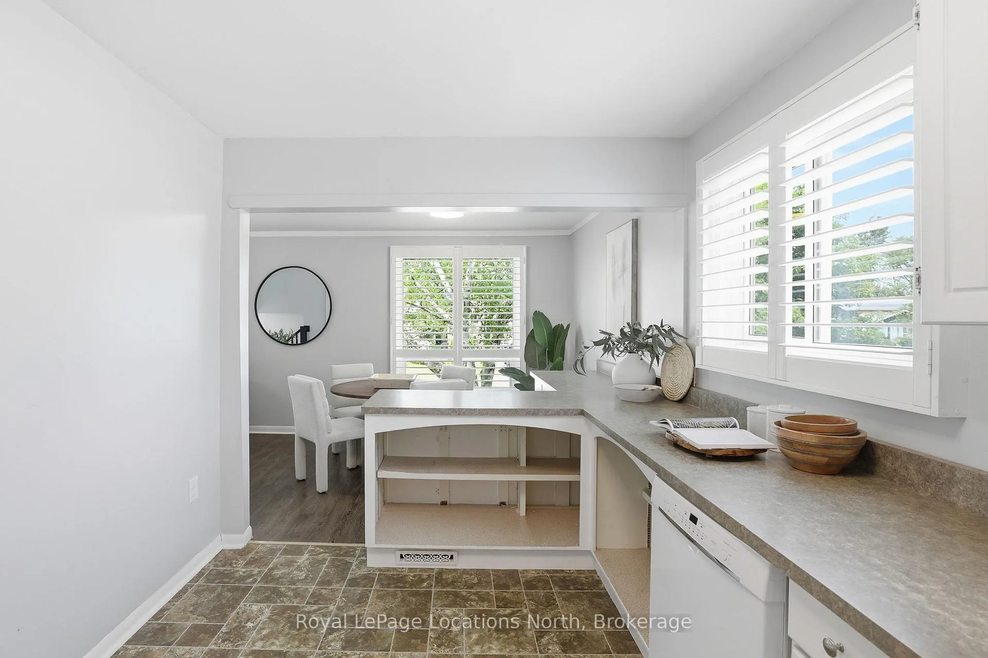 Photo 13 of 30 Courtice Crescent, Collingwood — HOMEH