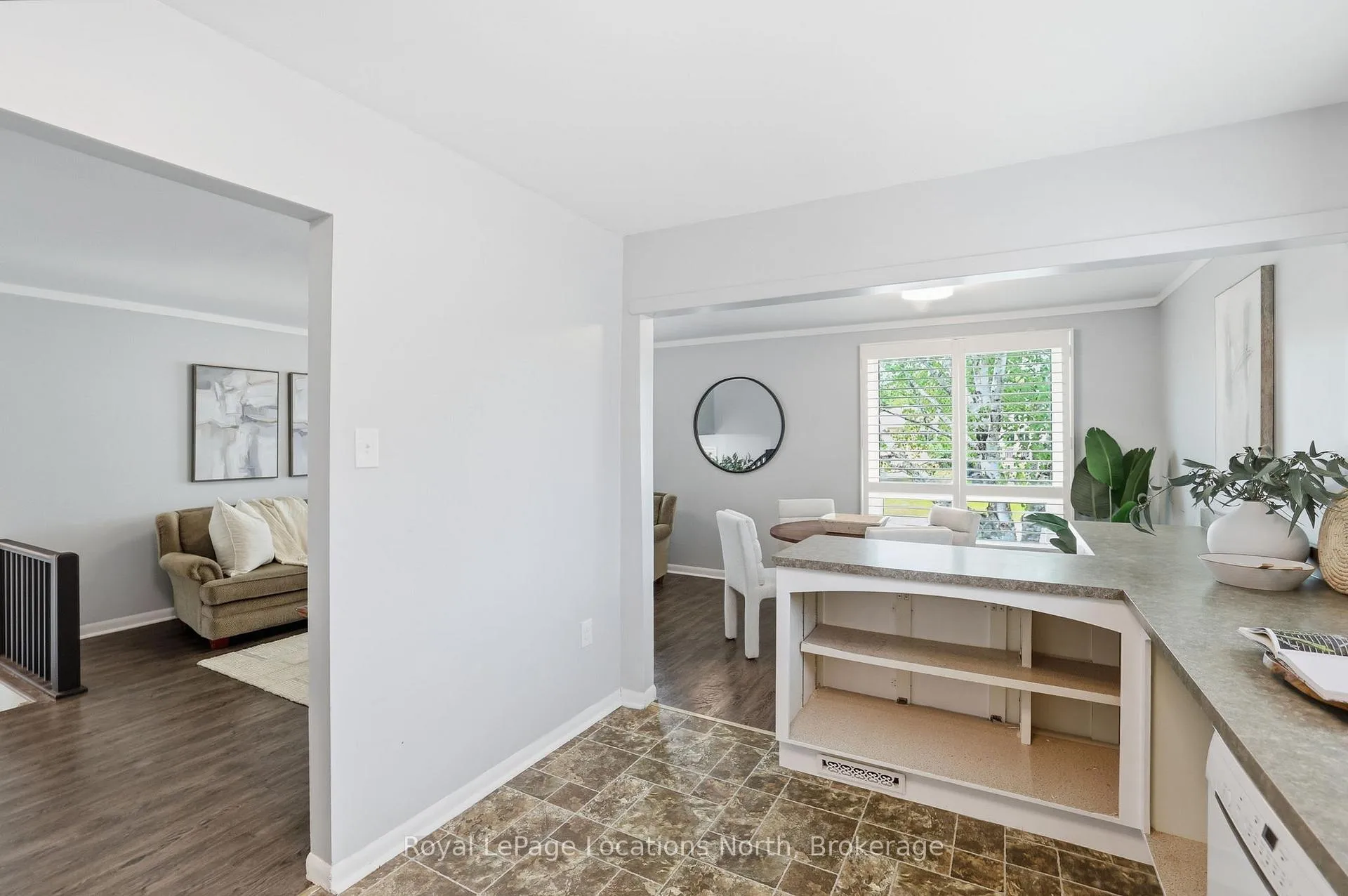 Photo 14 of 30 Courtice Crescent, Collingwood — HOMEH