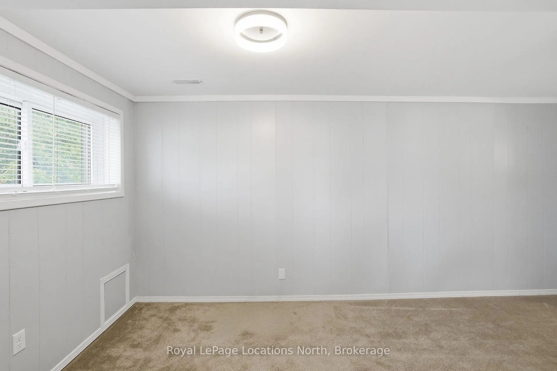 Photo 33 of 30 Courtice Crescent, Collingwood — HOMEH