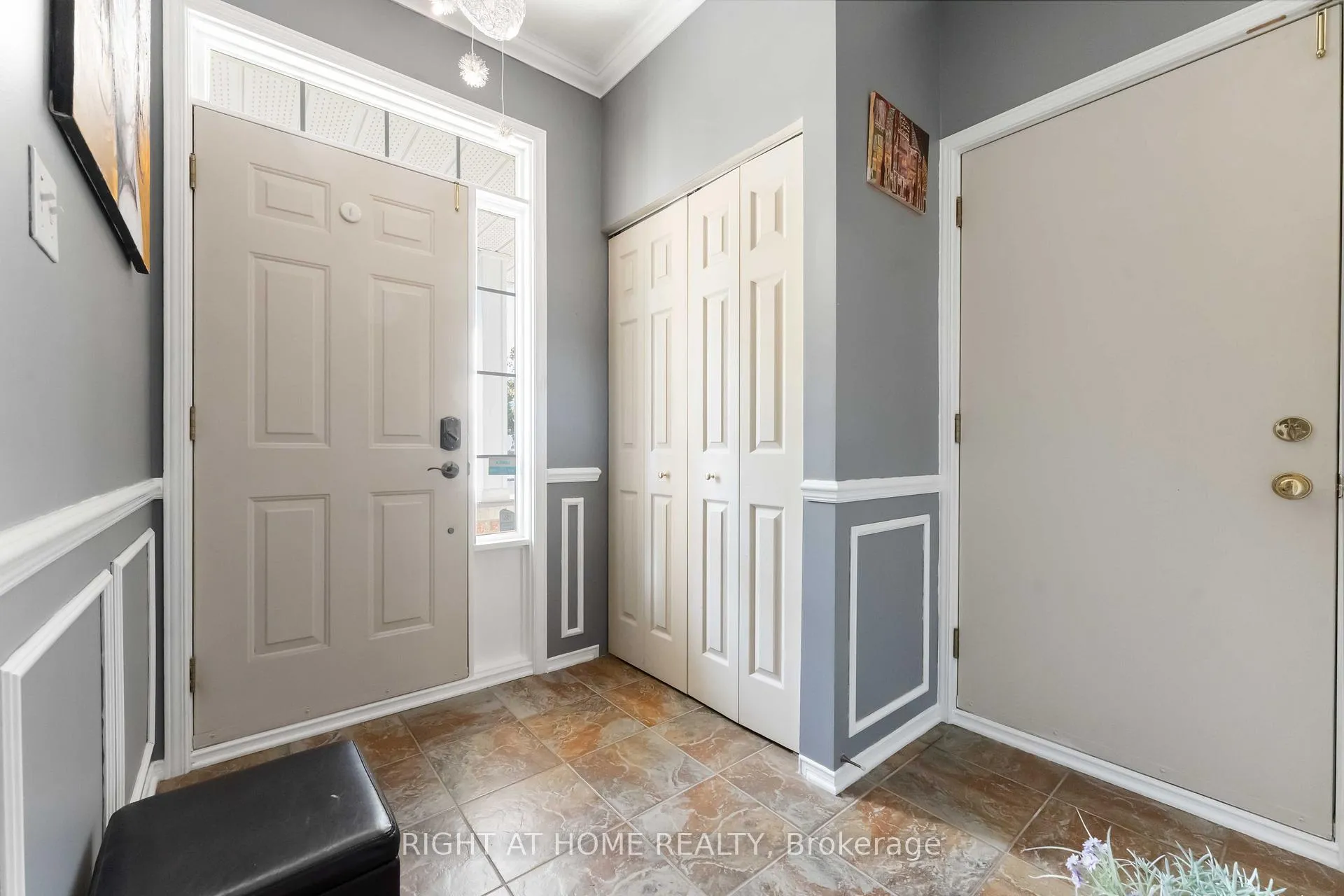 Photo 3 of 160 Grassy Plains Drive, Ottawa, Kanata - Emerald Meadows/Trailwest — HOMEH