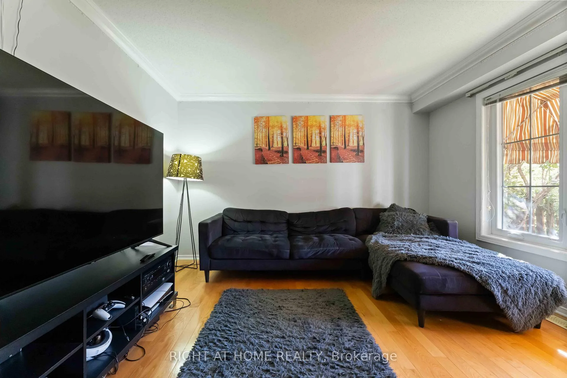 Photo 5 of 160 Grassy Plains Drive, Ottawa, Kanata - Emerald Meadows/Trailwest — HOMEH
