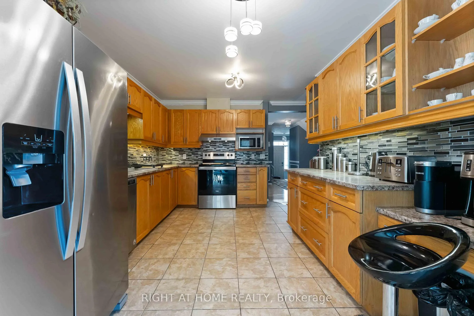 Photo 9 of 160 Grassy Plains Drive, Ottawa, Kanata - Emerald Meadows/Trailwest — HOMEH