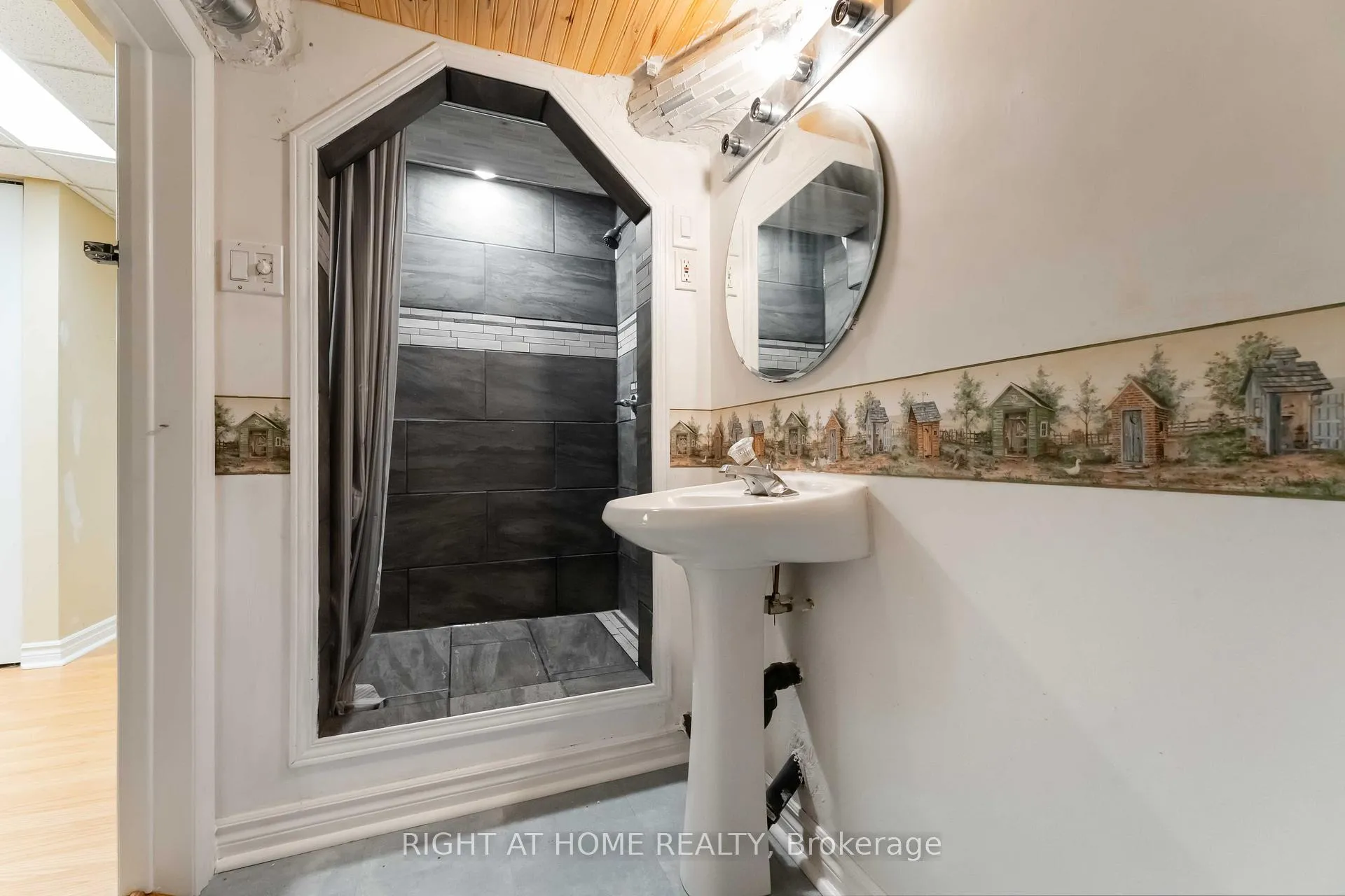 Photo 24 of 160 Grassy Plains Drive, Ottawa, Kanata - Emerald Meadows/Trailwest — HOMEH