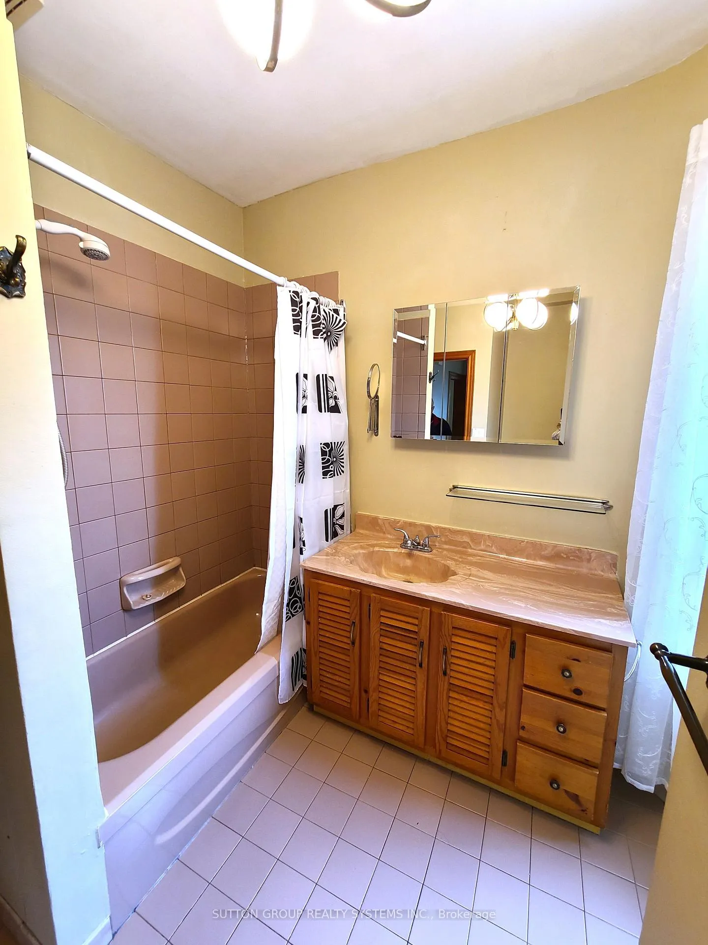 Photo 13 of 177 Brookside Avenue, Toronto, Runnymede-Bloor West Village — HOMEH