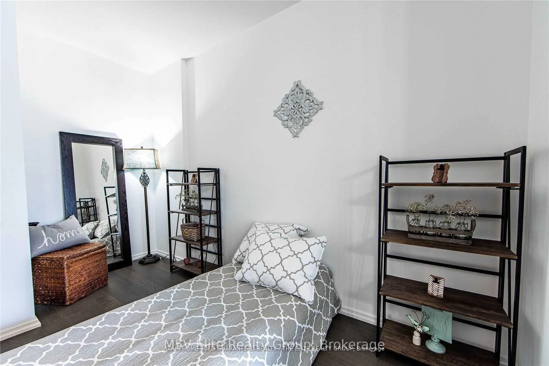 Photo 4 of Unit 1512, 5 Soudan Avenue, Toronto, Mount Pleasant West — HOMEH