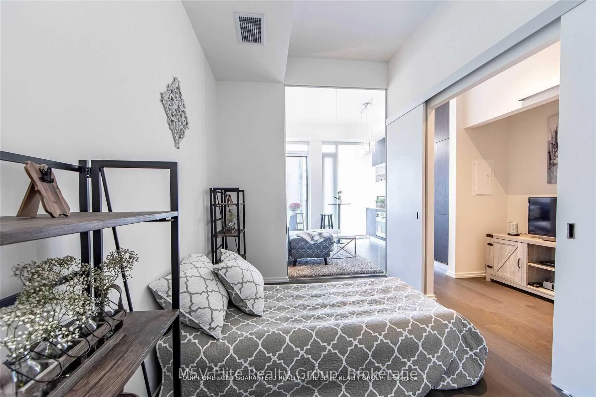 Photo 5 of Unit 1512, 5 Soudan Avenue, Toronto, Mount Pleasant West — HOMEH