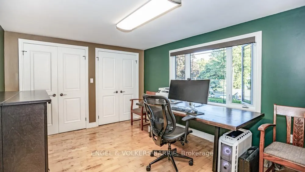 Photo 13 of 112 Lakeshore Road W, Oro-Medonte, Rural Oro-Medonte — HOMEH