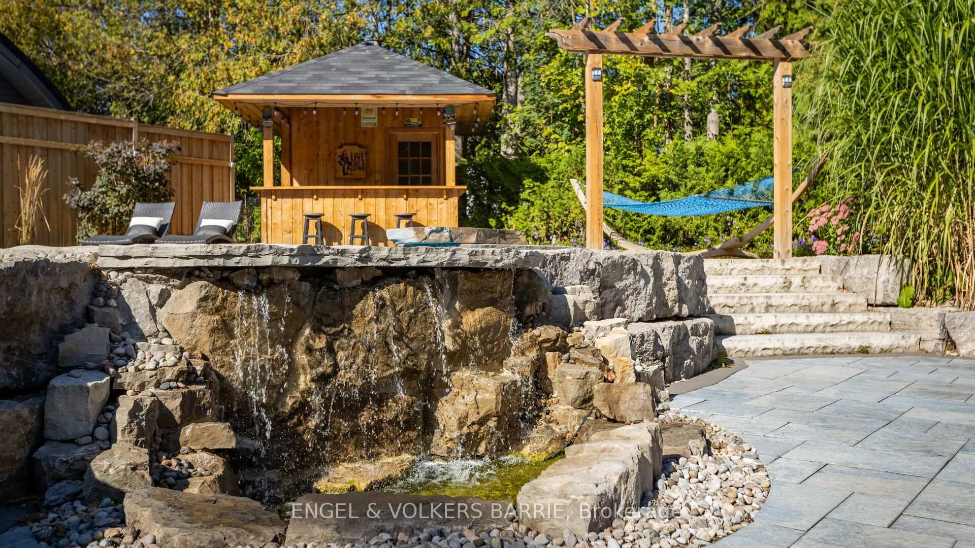 Photo 20 of 112 Lakeshore Road W, Oro-Medonte, Rural Oro-Medonte — HOMEH