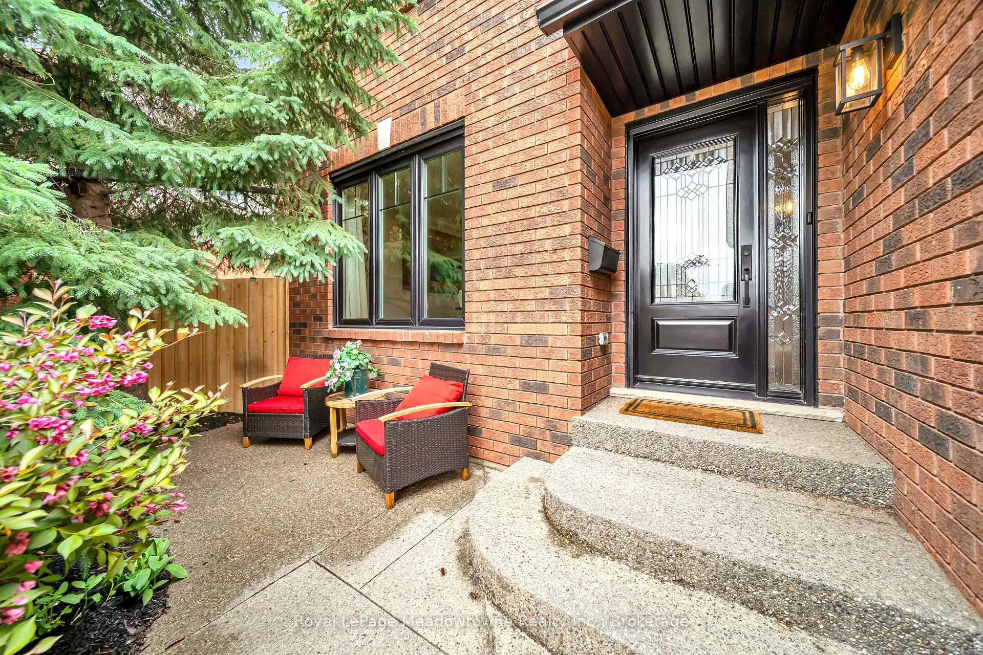 Photo 2 of 2135 Chrisdon Road, Burlington, Headon — HOMEH