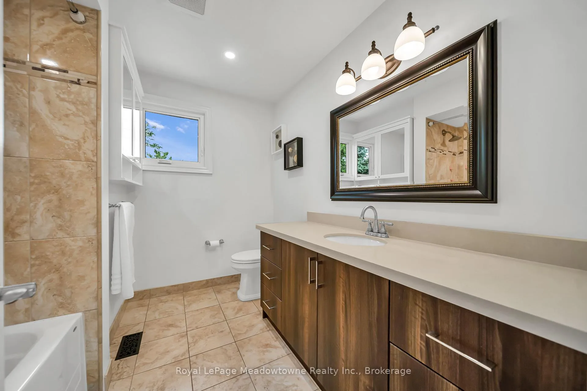 Photo 12 of 2135 Chrisdon Road, Burlington, Headon — HOMEH