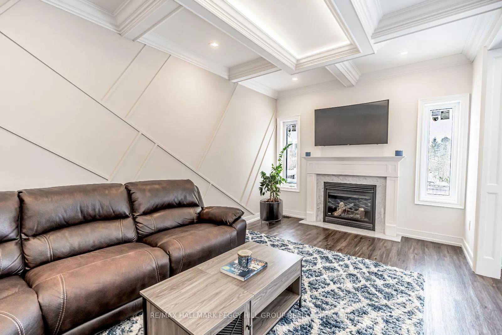 Photo 5 of 99 McIntyre Drive, Barrie, Ardagh — HOMEH