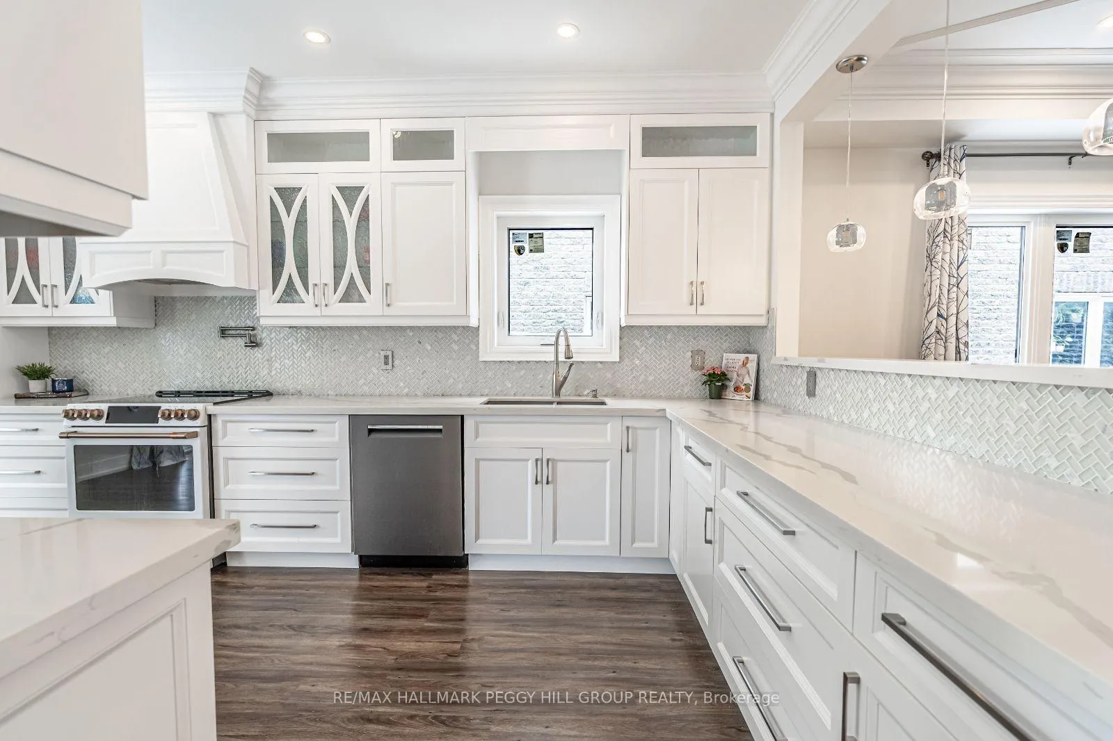 Photo 7 of 99 McIntyre Drive, Barrie, Ardagh — HOMEH