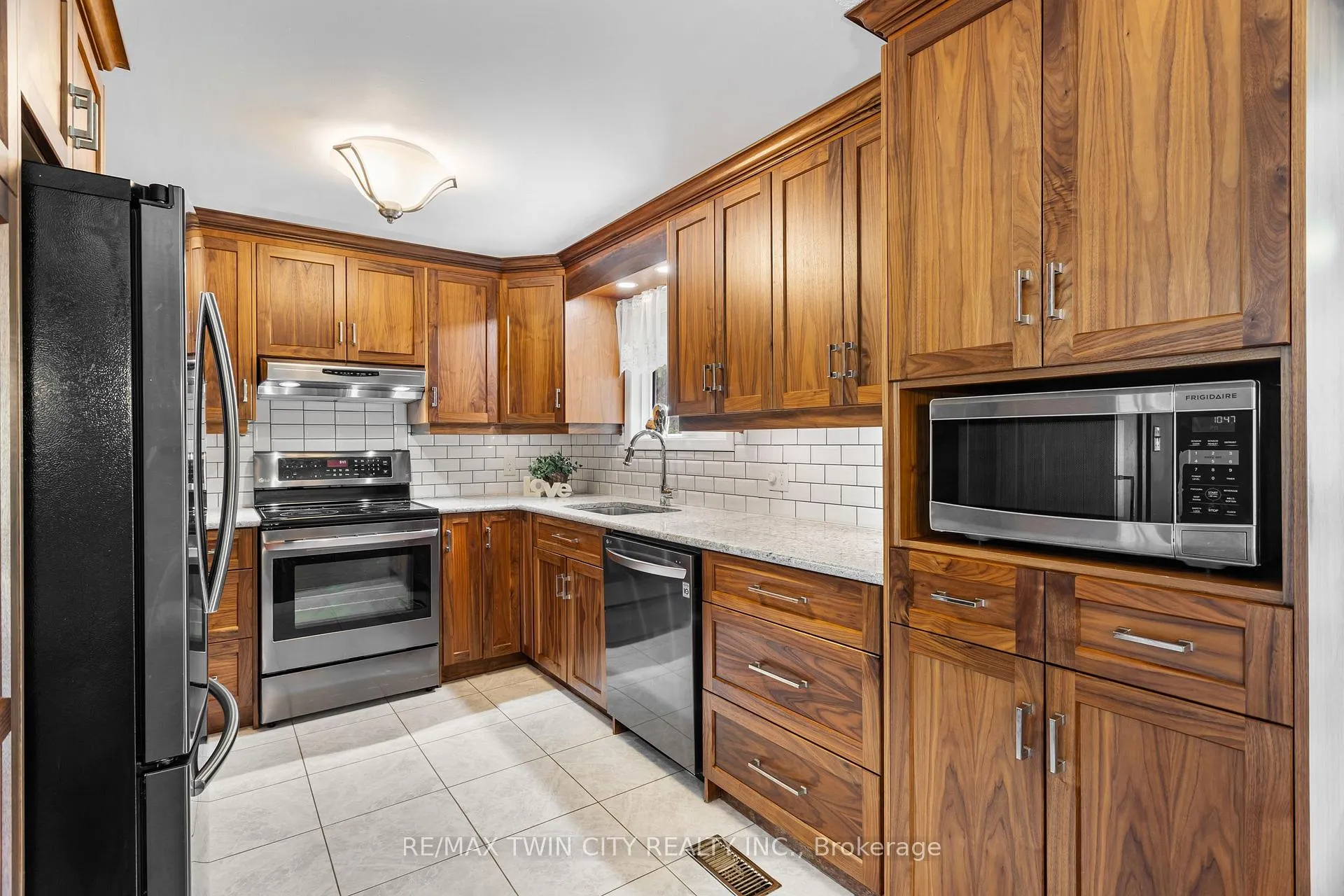 Photo 19 of 3 Sunshine Place, Wilmot — HOMEH