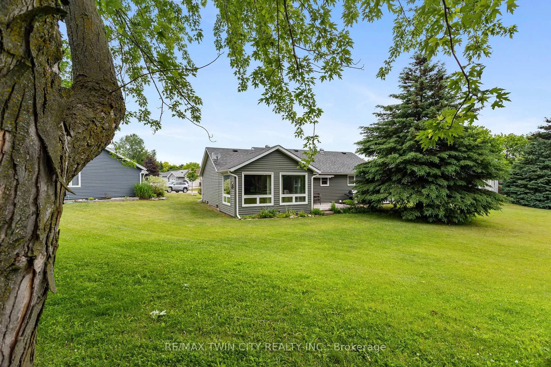 Photo 33 of 3 Sunshine Place, Wilmot — HOMEH