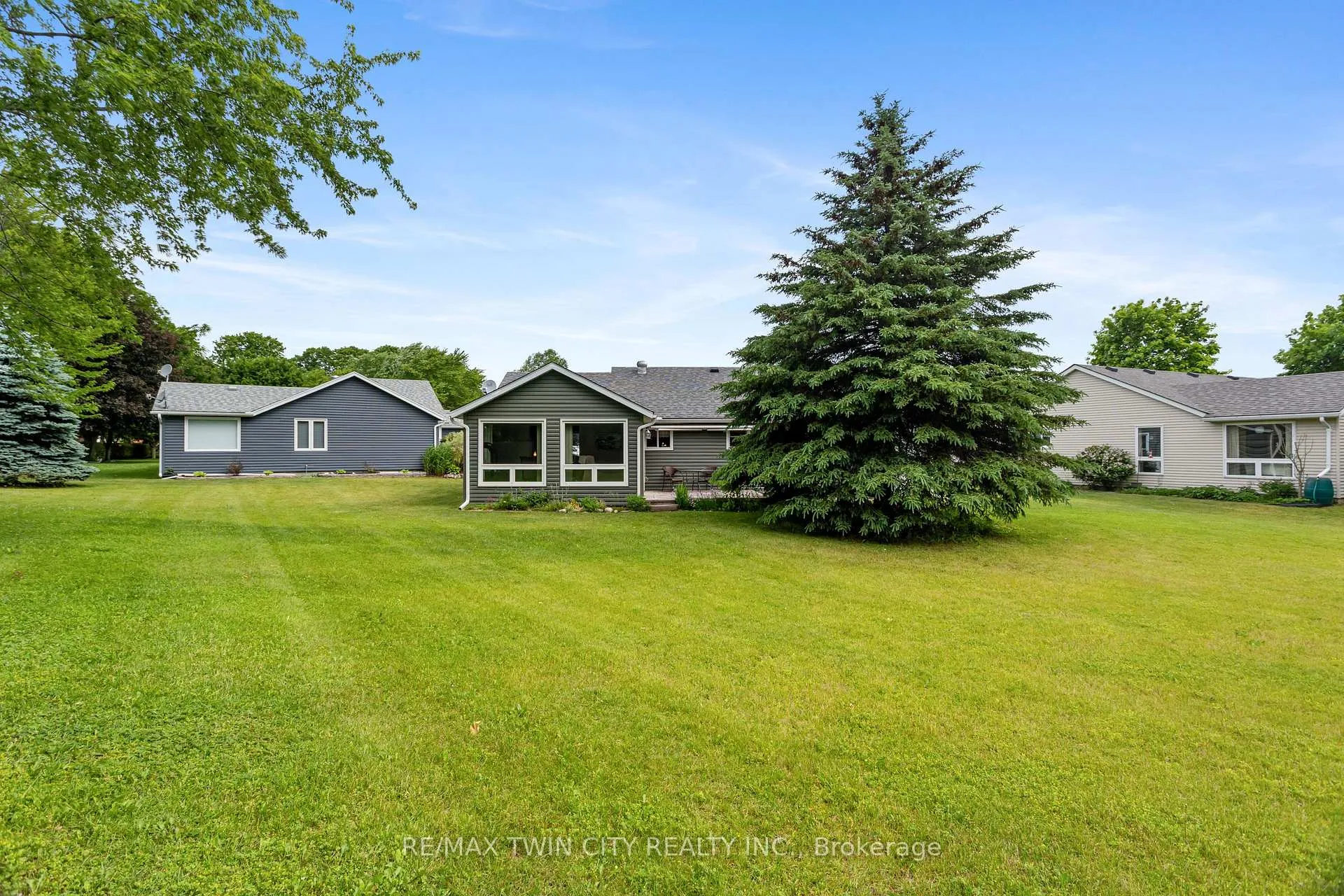 Photo 34 of 3 Sunshine Place, Wilmot — HOMEH