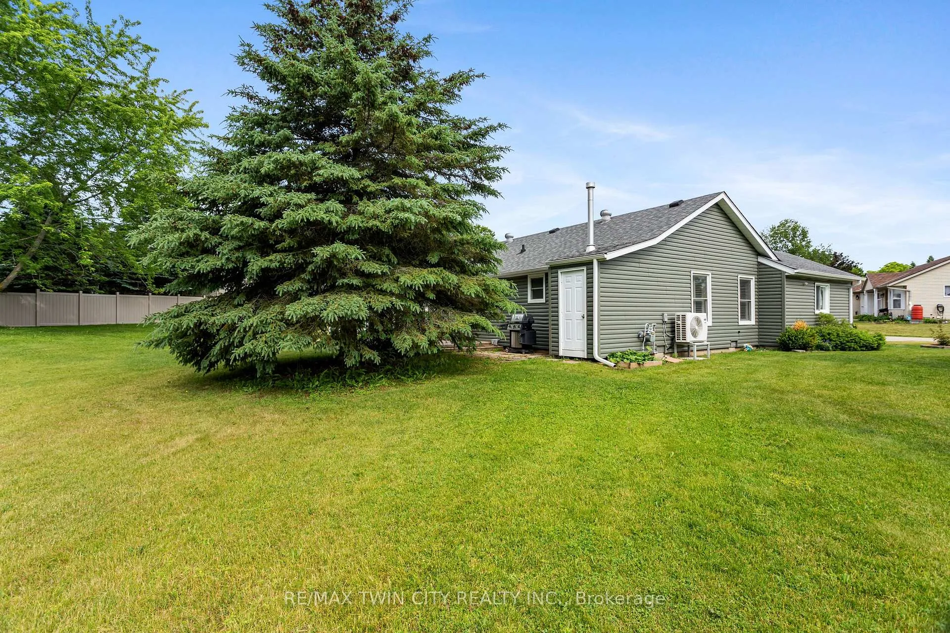 Photo 35 of 3 Sunshine Place, Wilmot — HOMEH