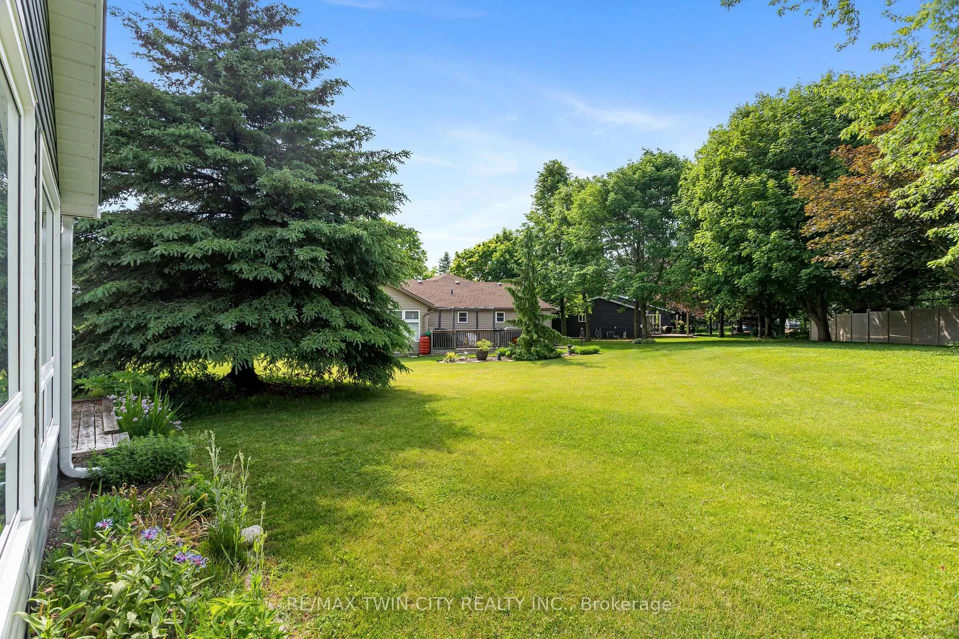 Photo 36 of 3 Sunshine Place, Wilmot — HOMEH