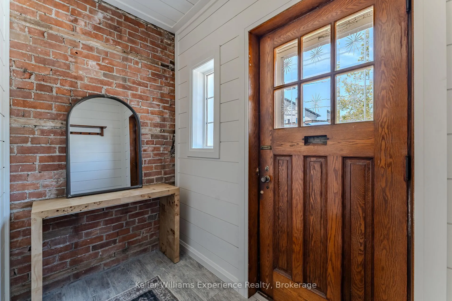 Photo 4 of 211 5th Street E, Owen Sound — HOMEH