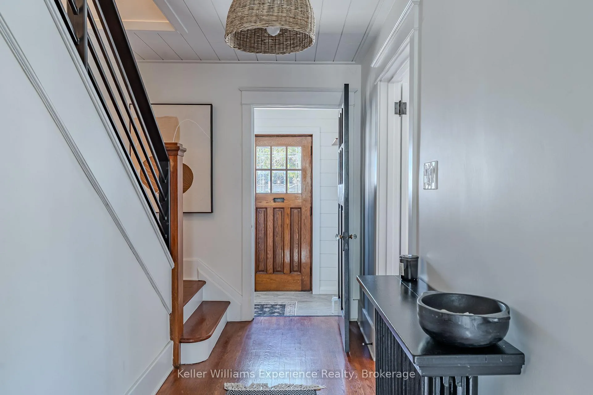 Photo 5 of 211 5th Street E, Owen Sound — HOMEH