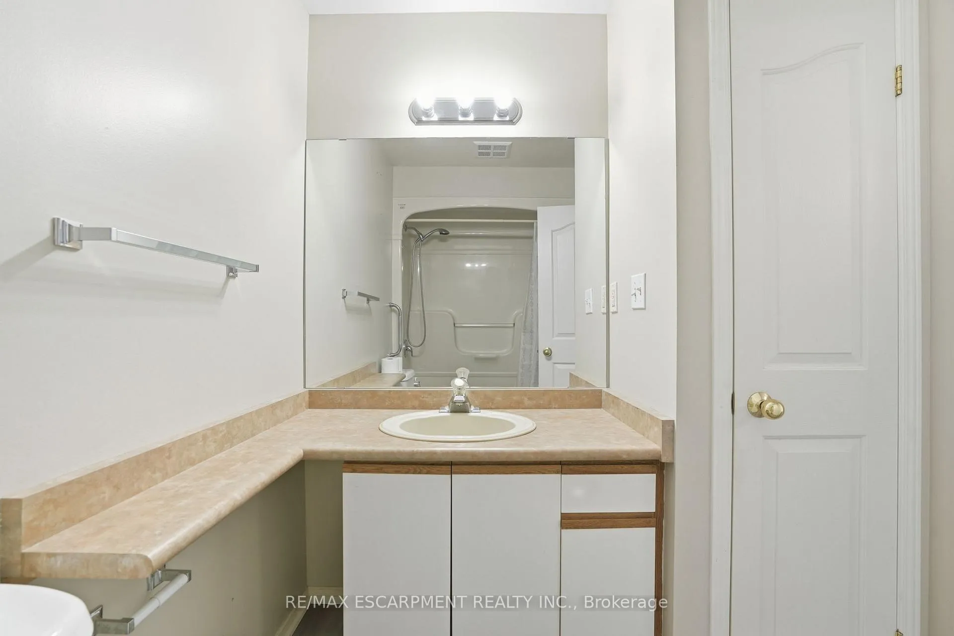 Photo 14 of Unit 202, 210 Main Street E, Haldimand, Dunnville — HOMEH
