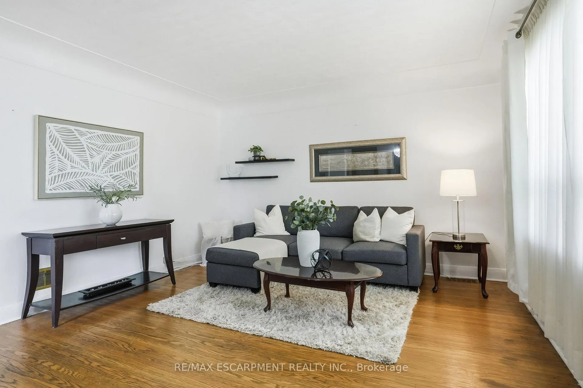 Photo 6 of 4 Duncombe Drive, Hamilton, Hill Park — HOMEH