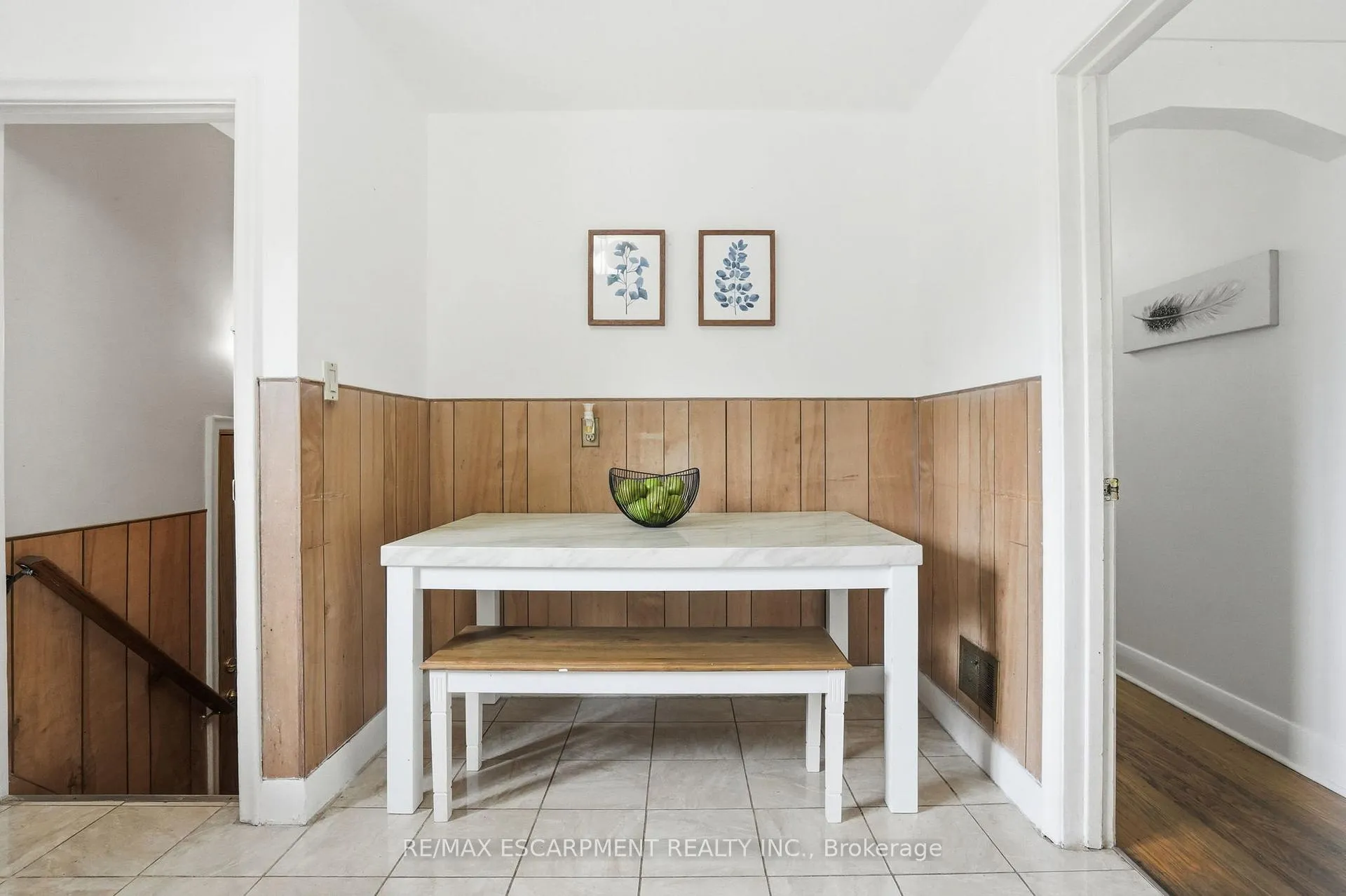 Photo 10 of 4 Duncombe Drive, Hamilton, Hill Park — HOMEH