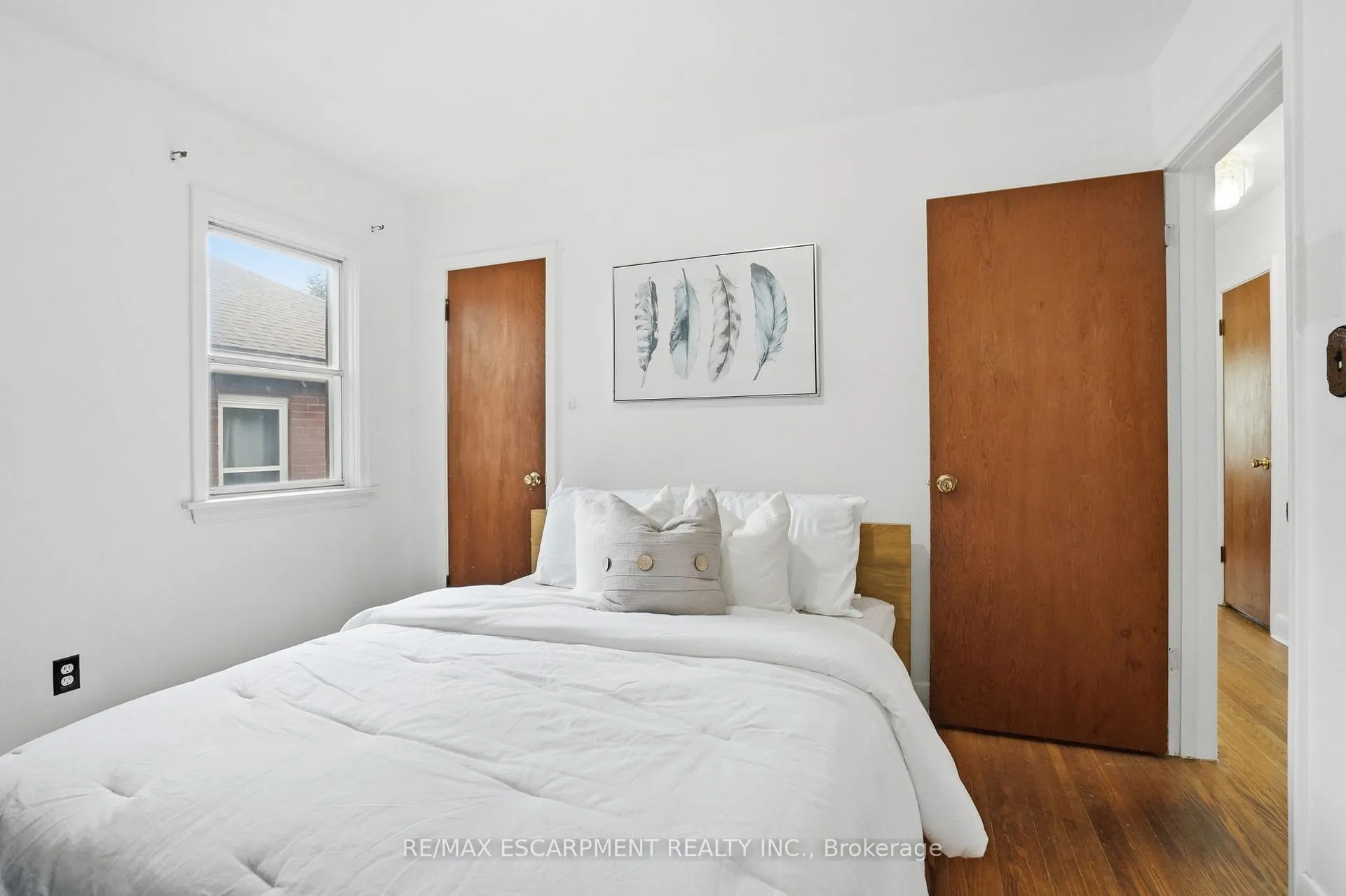 Photo 13 of 4 Duncombe Drive, Hamilton, Hill Park — HOMEH