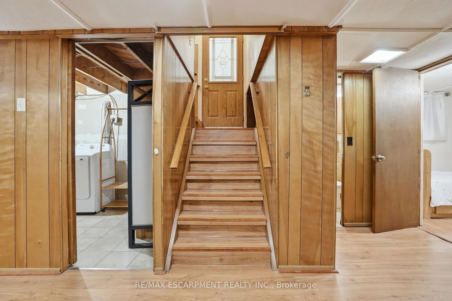 Photo 21 of 4 Duncombe Drive, Hamilton, Hill Park — HOMEH